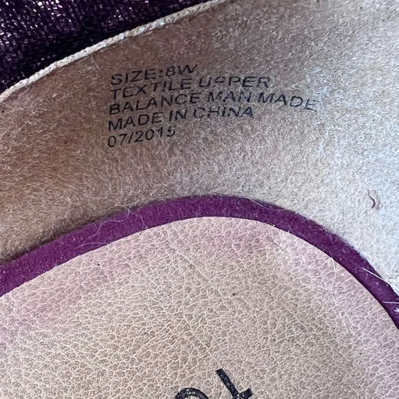 FWP Torrid Burgundy Lace Flats - Picture 4 of 4